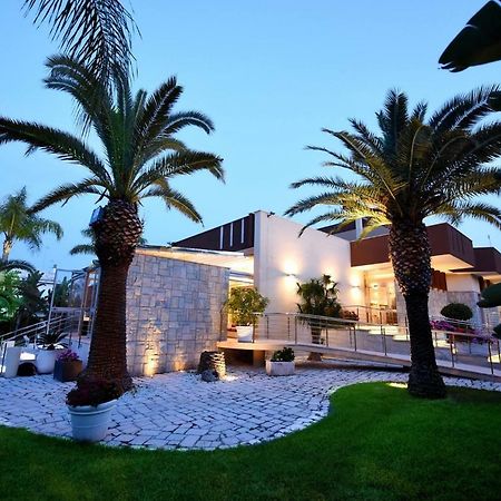 No Tag Urban Hotel Trani Luaran gambar